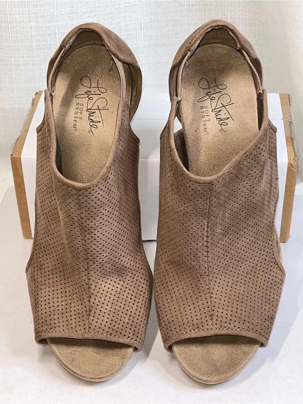 LifeStride Soft System Taupe Peep Toe Cork Wedge Sandals Size 8 Comfort